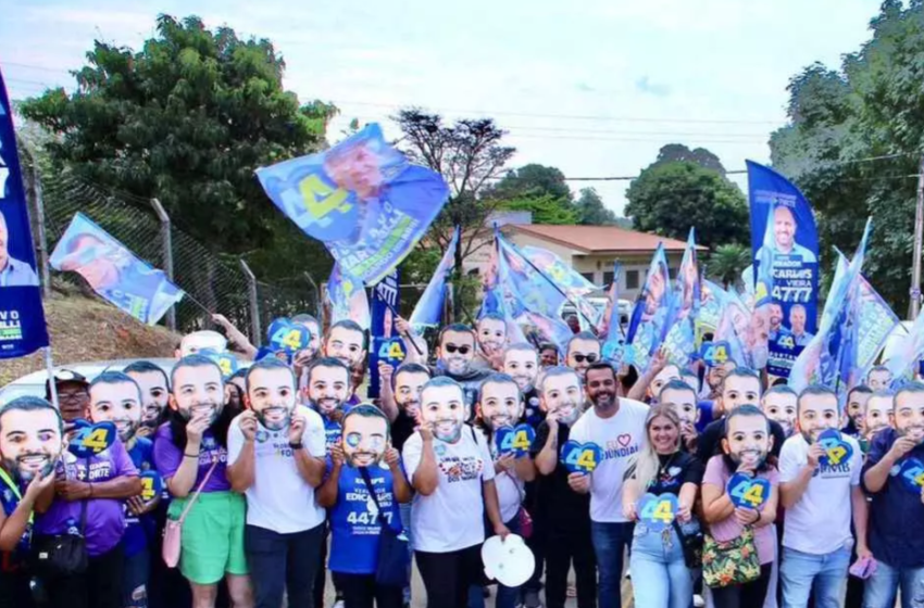  Gustavo Martinelli realizou uma passeata pelos bairros do Vetor Oeste